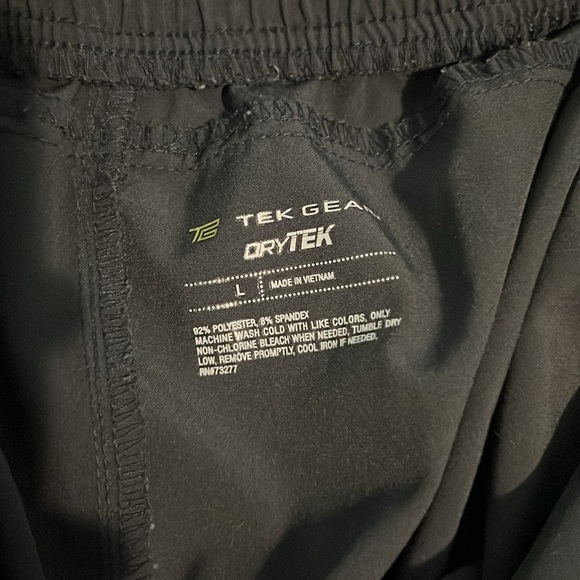 Tek gear DryTEK grey shorts, women’s L - Picture 3 of 3